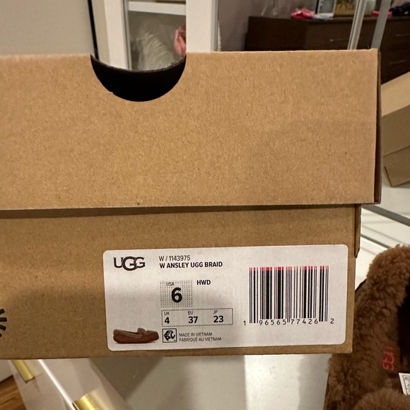 Limited edition UGG Ansley Braid Slipper - Picture 7 of 7